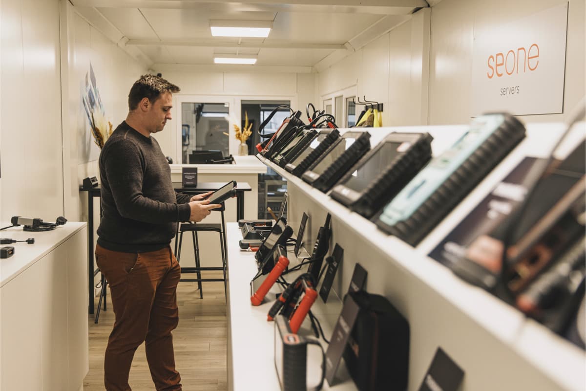 Sala de exposición de Automotics