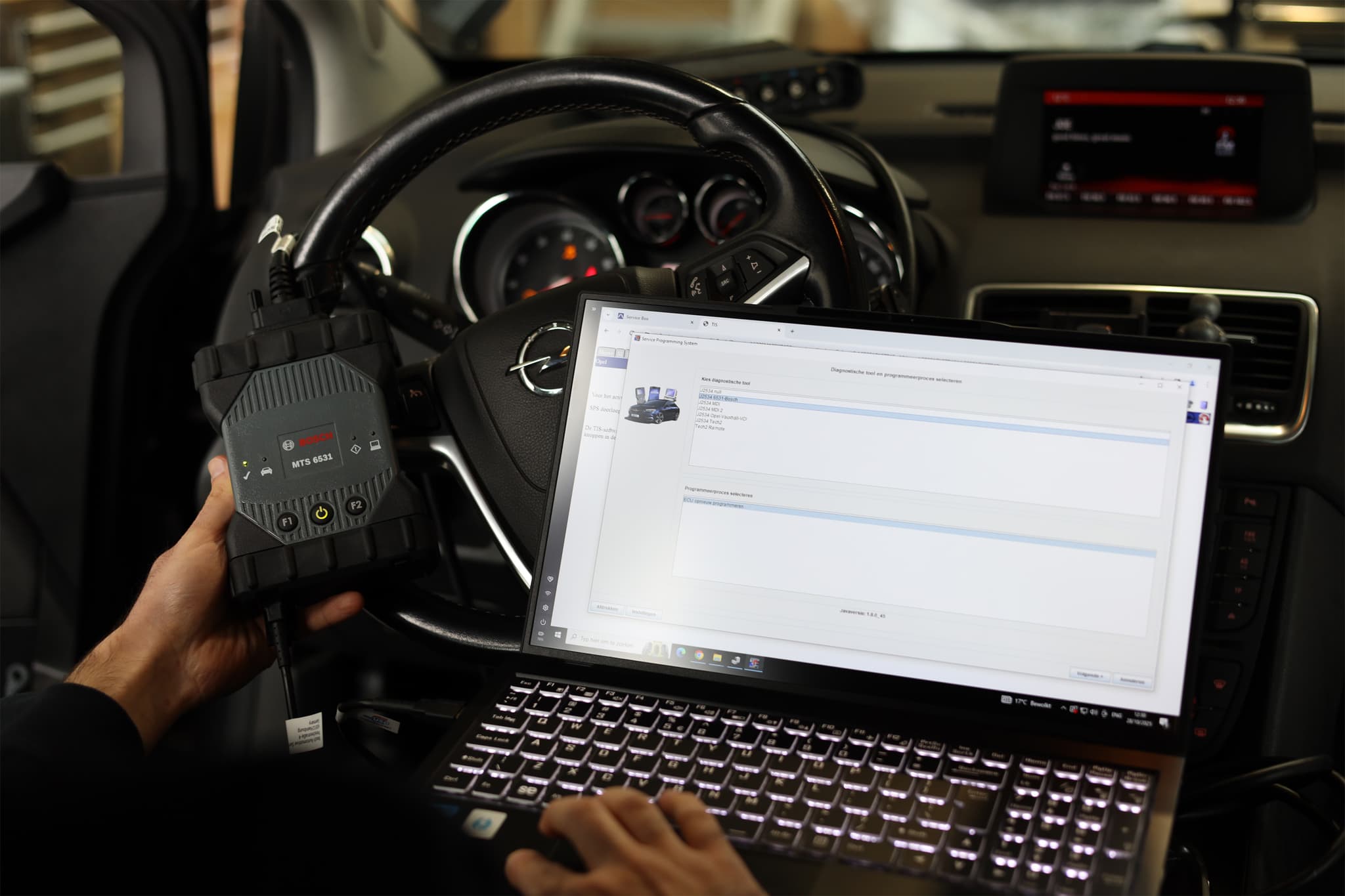 Actualización del módulo de control del motor OEM con Automotics